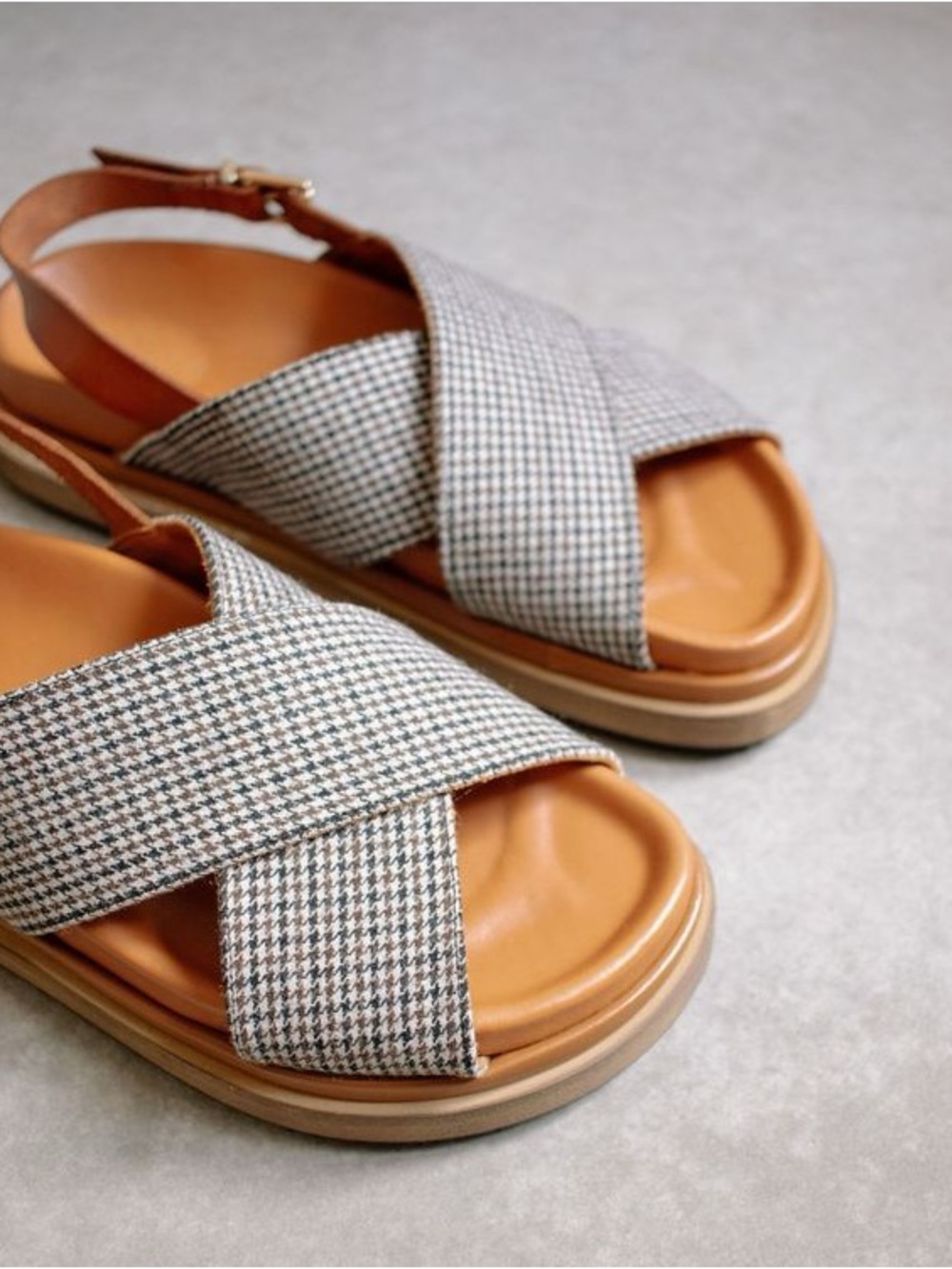 Alohas Marshmallow Harris Tan Check Slip On Buckle Leather Houndstooth Sandal 39